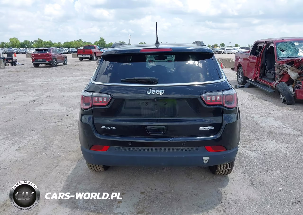 2018 Jeep Compass Latitude 4X4 VIN:3C4NJDBB8JT222153 - 16