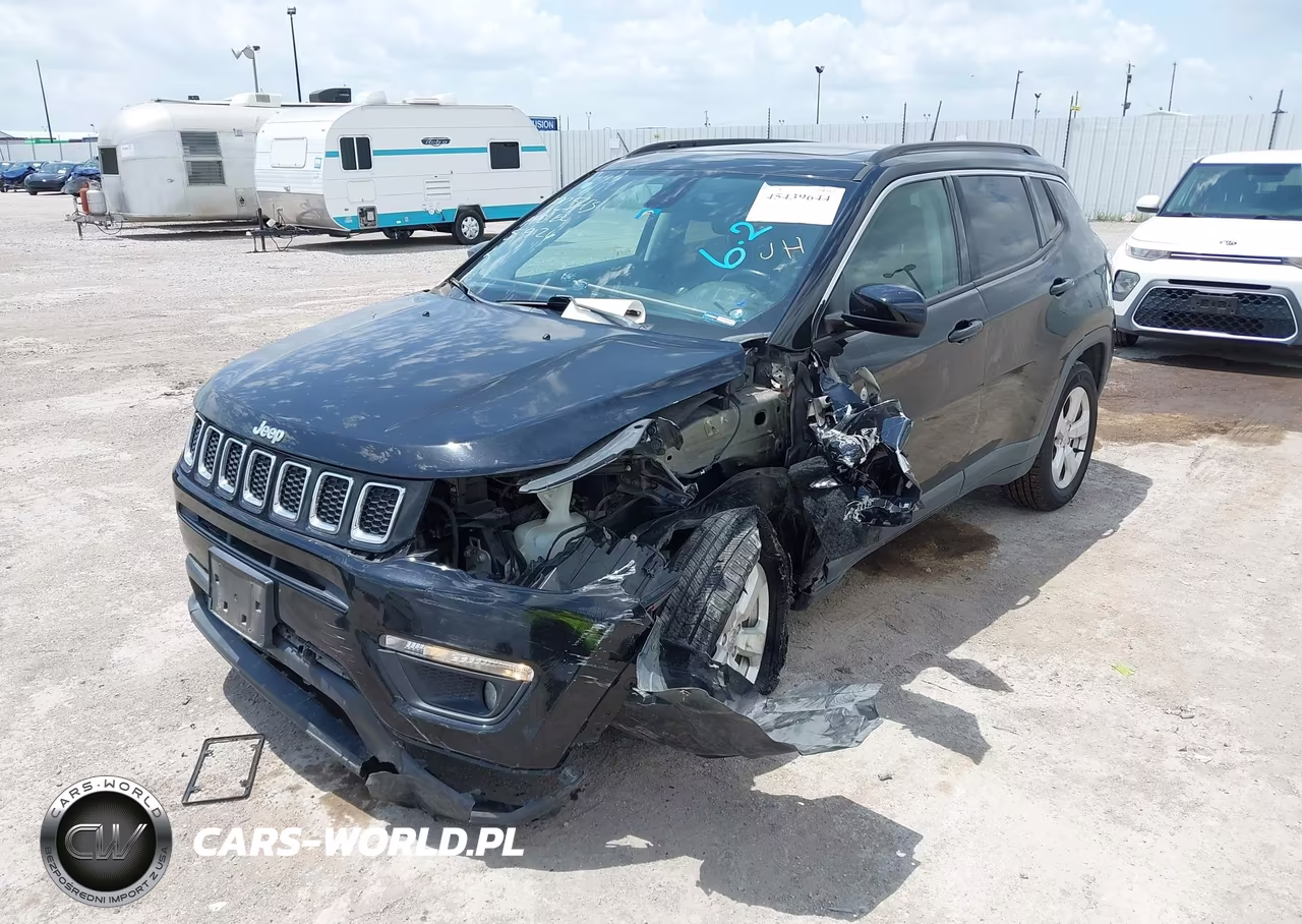 2018 Jeep Compass Latitude 4X4 VIN:3C4NJDBB8JT222153 - 2