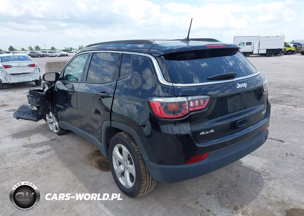 2018 Jeep Compass Latitude 4X4 VIN:3C4NJDBB8JT222153 - 3