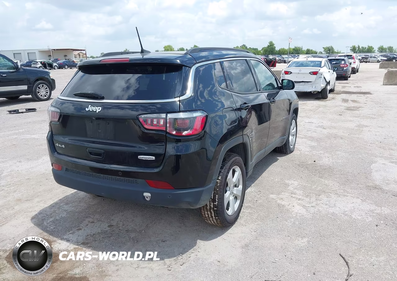 2018 Jeep Compass Latitude 4X4 VIN:3C4NJDBB8JT222153 - 4