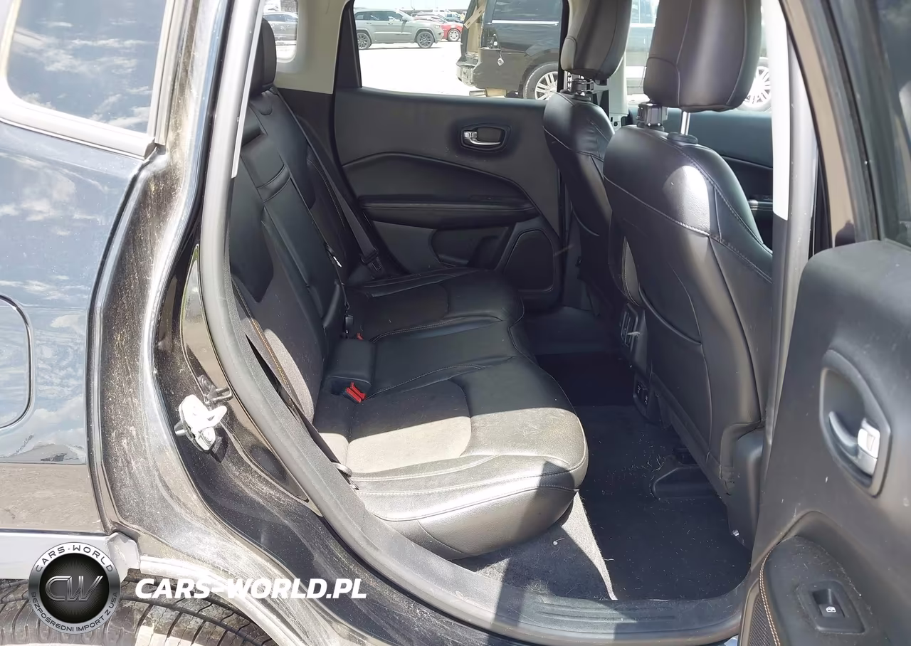 2018 Jeep Compass Latitude 4X4 VIN:3C4NJDBB8JT222153 - 8
