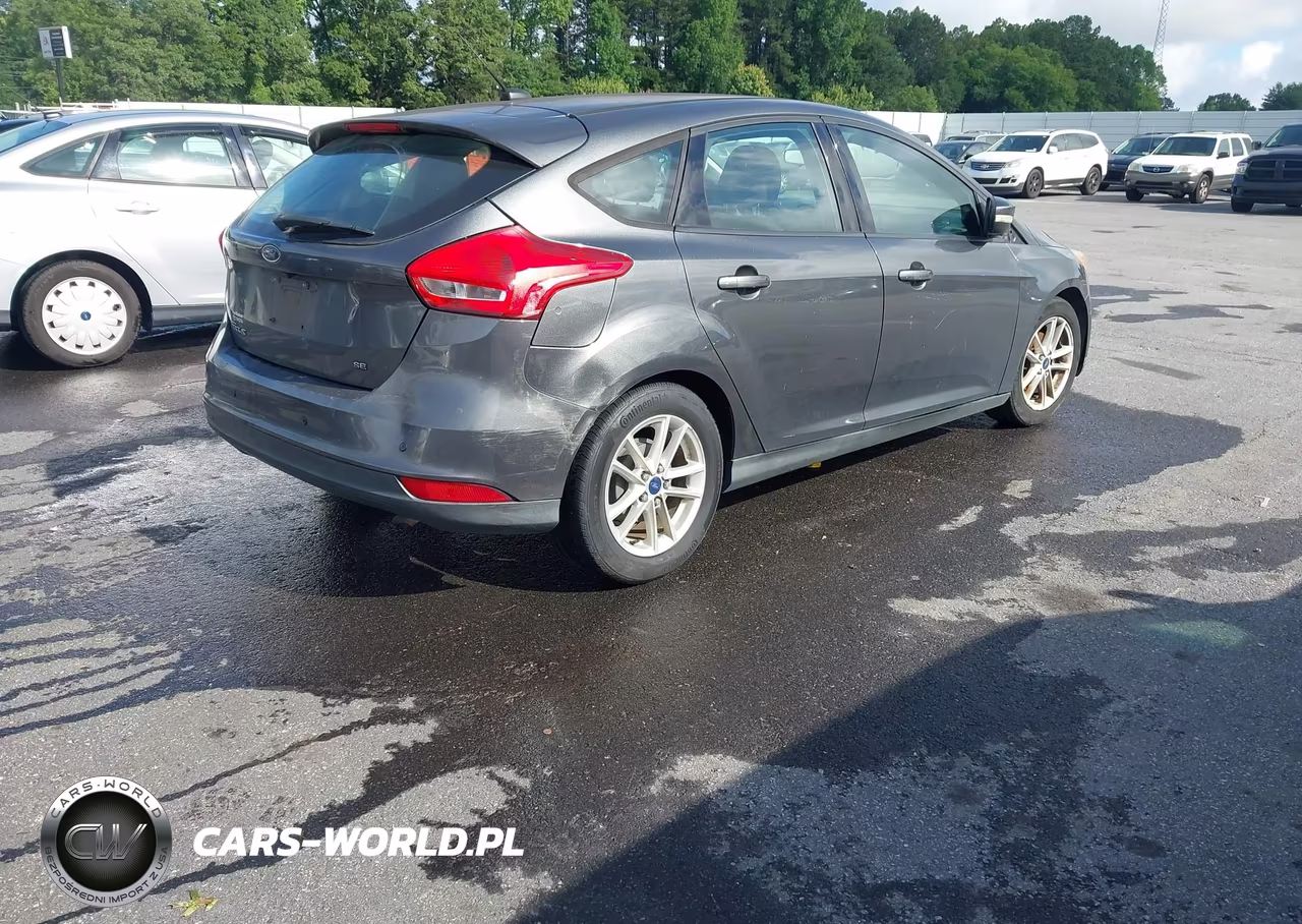 2016 Ford Focus Se VIN:1FADP3K25GL396518 - 4