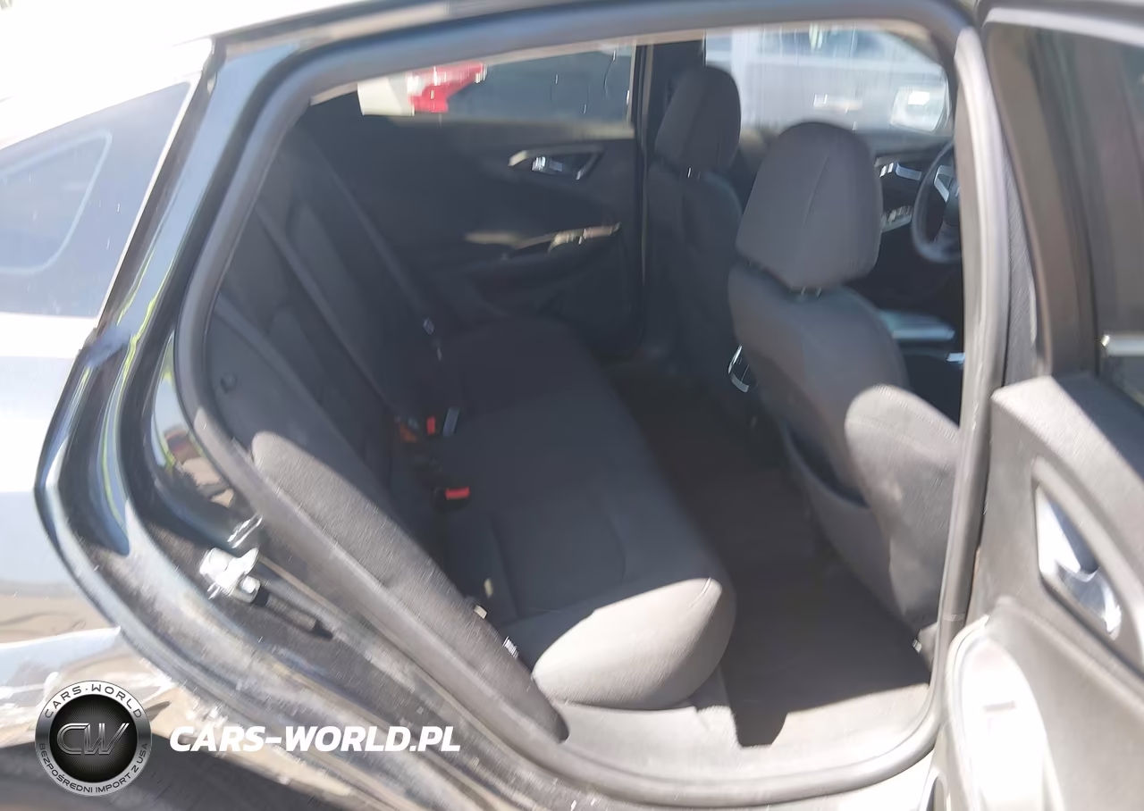2018 Chevrolet Malibu Lt VIN:1G1ZD5ST9JF245578 - 8