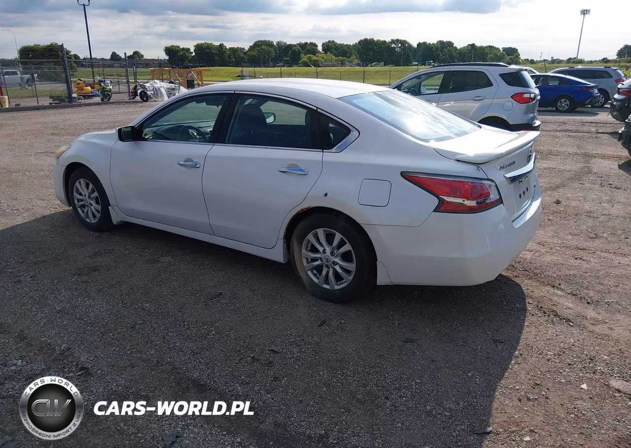 2014 Nissan Altima 2.5 S VIN:1N4AL3AP7EC141877 - 3