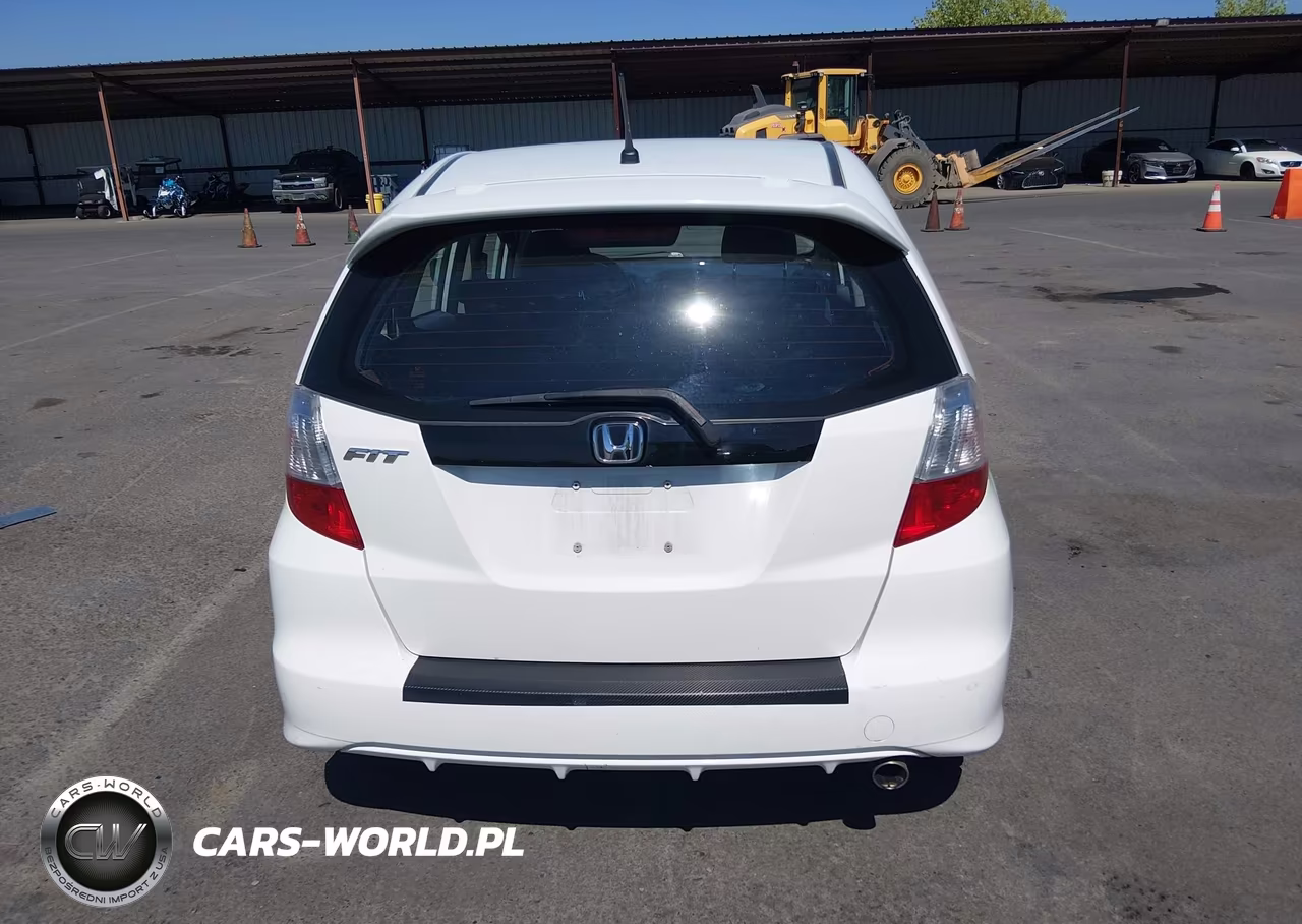 2013 Honda Fit Sport VIN:JHMGE8H56DC006628 - 16