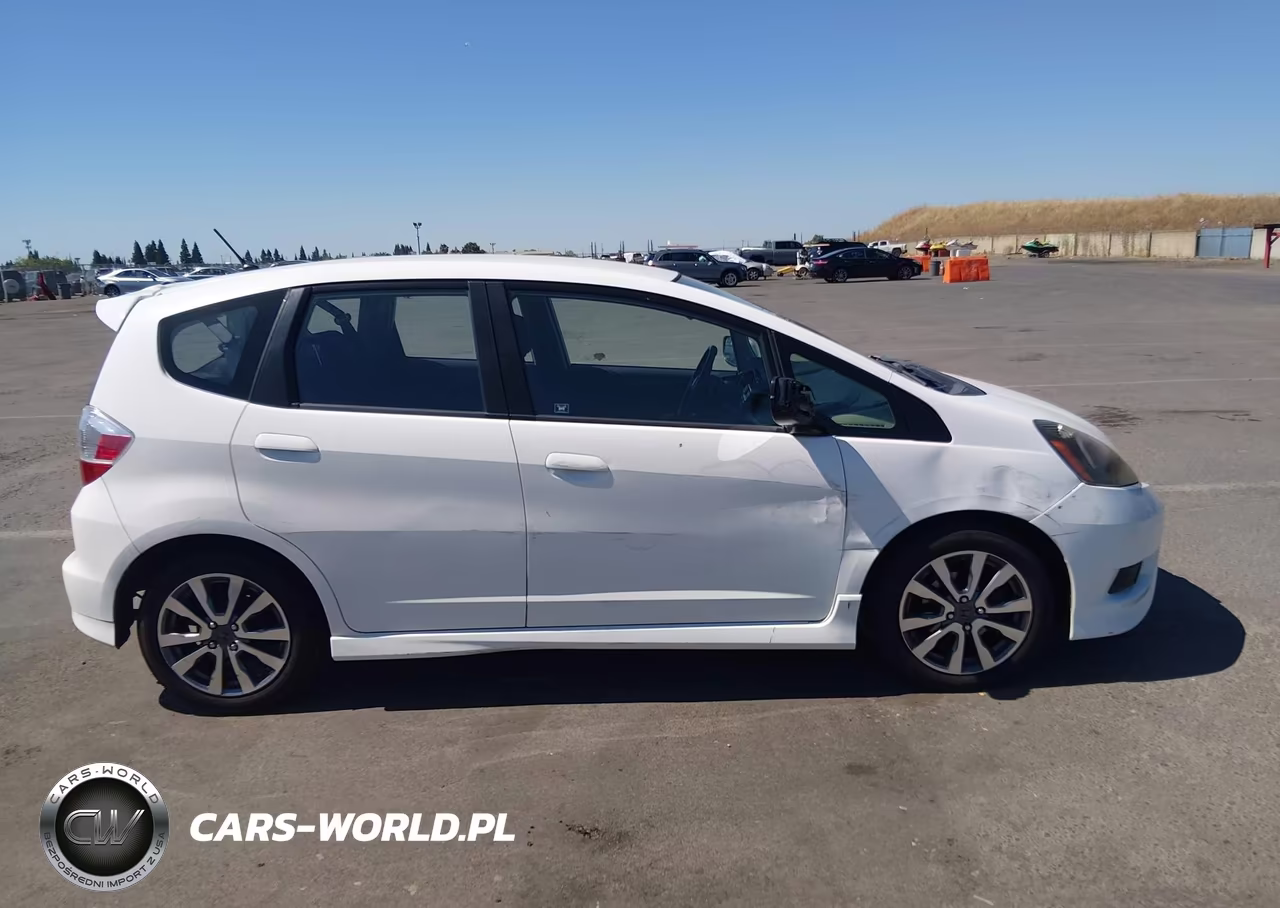 2013 Honda Fit Sport VIN:JHMGE8H56DC006628 - 6