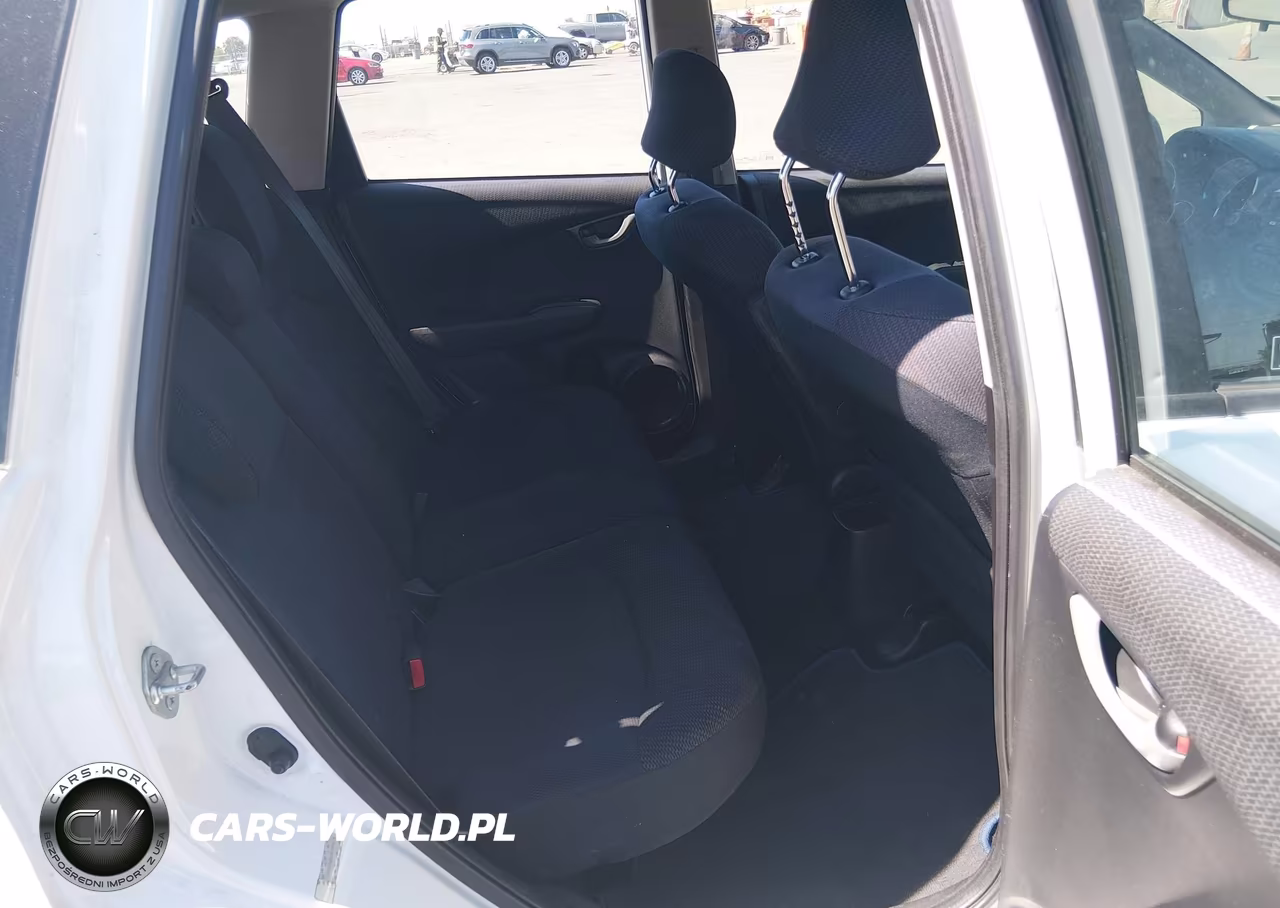 2013 Honda Fit Sport VIN:JHMGE8H56DC006628 - 8