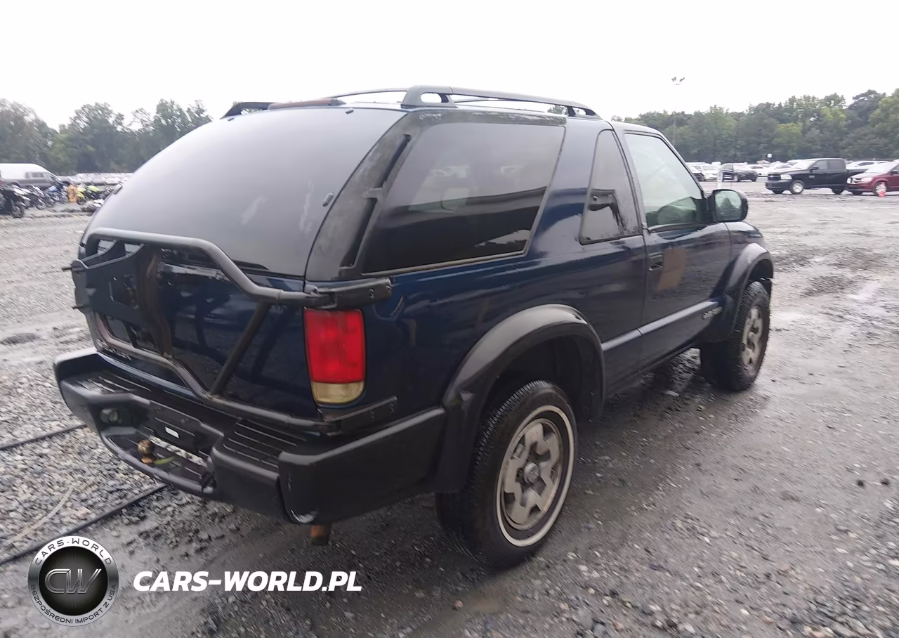 2000 Chevrolet Blazer Ls VIN:1GNCT18W7YK242357 - 4