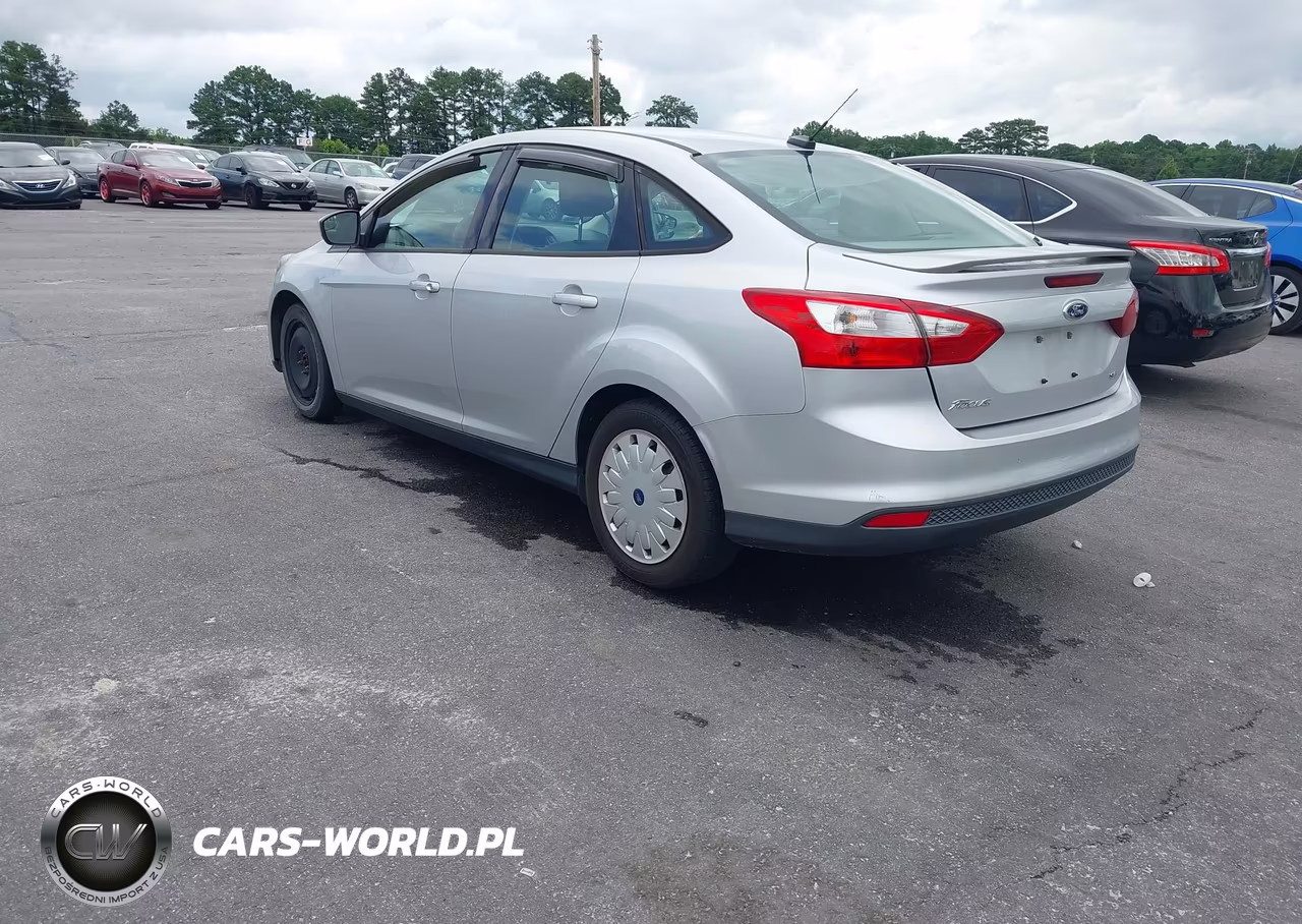 2012 Ford Focus Se VIN:1FAHP3F23CL247224 - 3