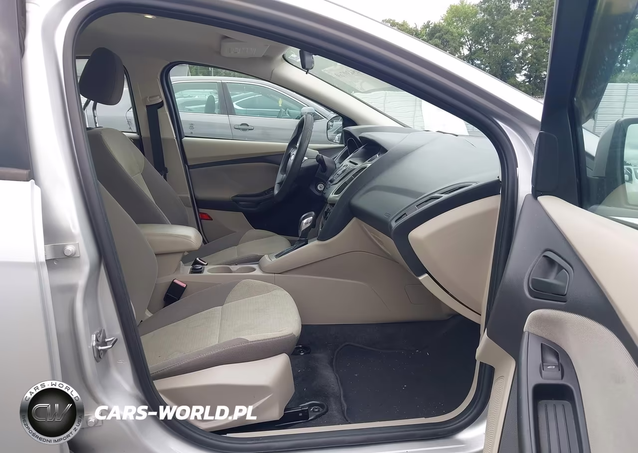 2012 Ford Focus Se VIN:1FAHP3F23CL247224 - 5