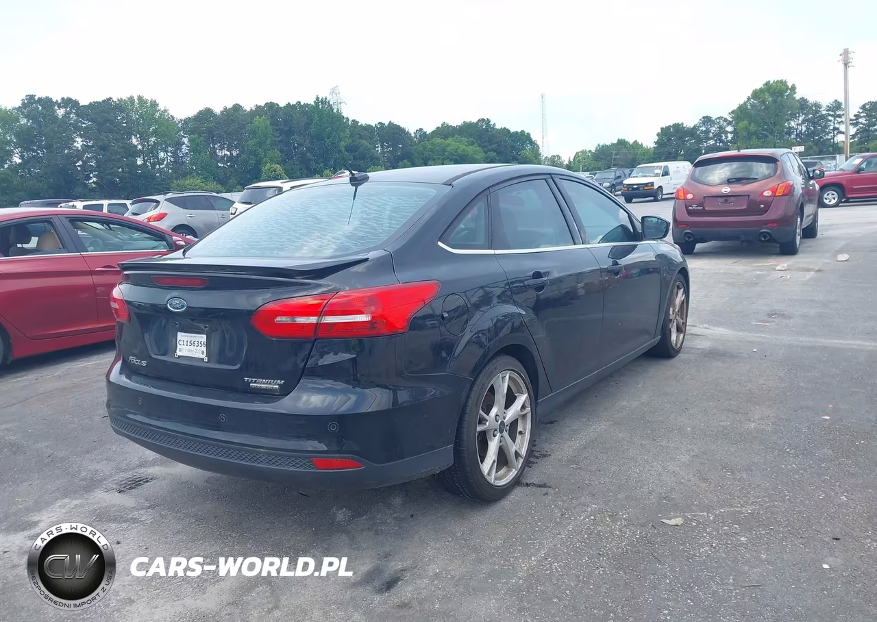 2016 Ford Focus Titanium VIN:1FADP3J29GL215261 - 4