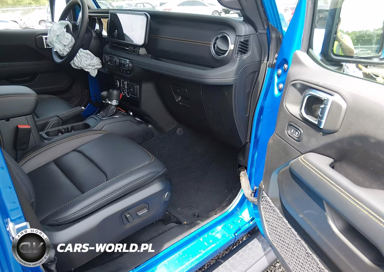 2025 Jeep Wrangler 4-Door Sahara 4X4 VIN:1C4PJXEG6SW624332 - 5