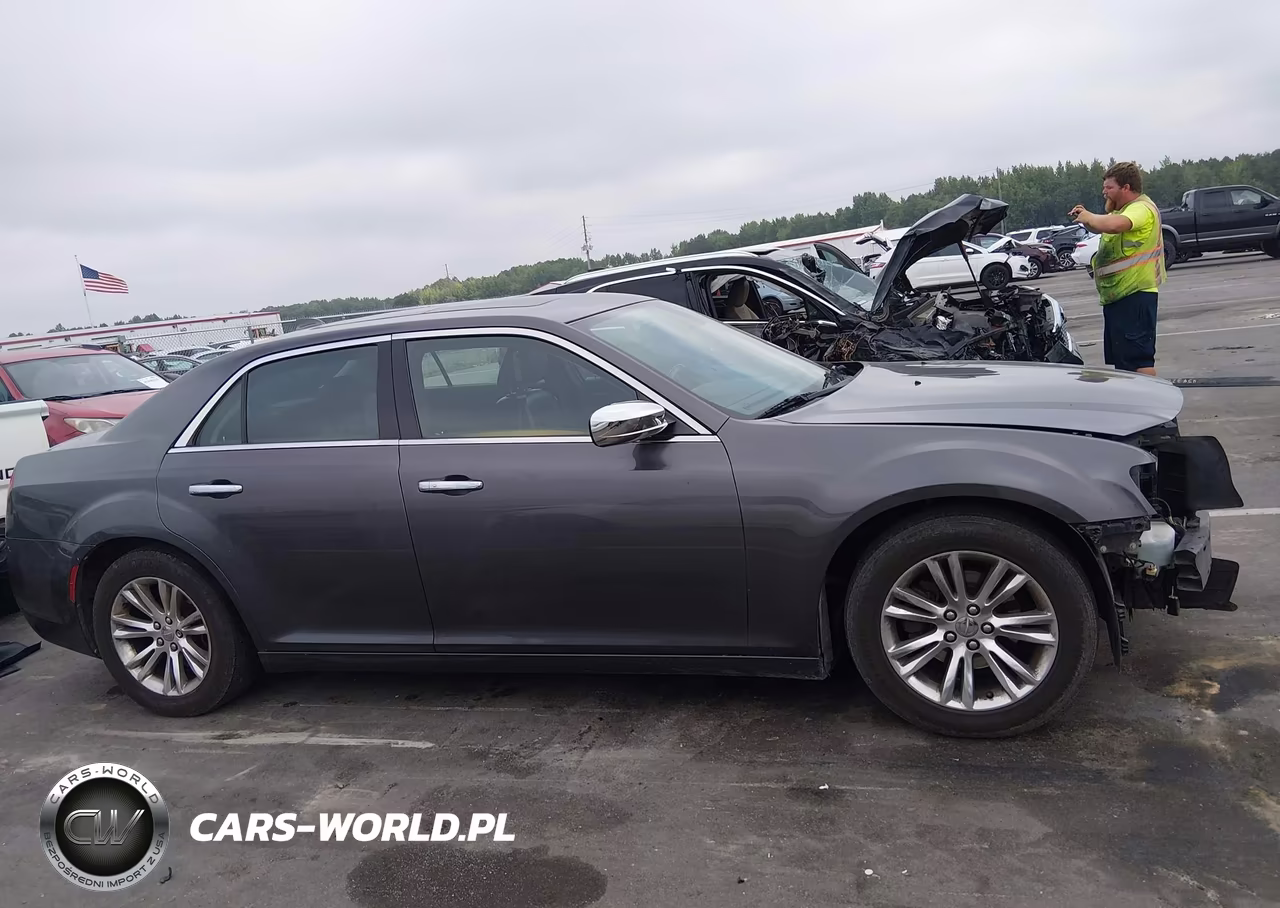 2016 Chrysler 300C VIN:2C3CCAEG6GH351134 - 14