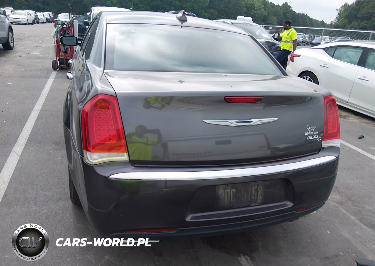 2016 Chrysler 300C VIN:2C3CCAEG6GH351134 - 17