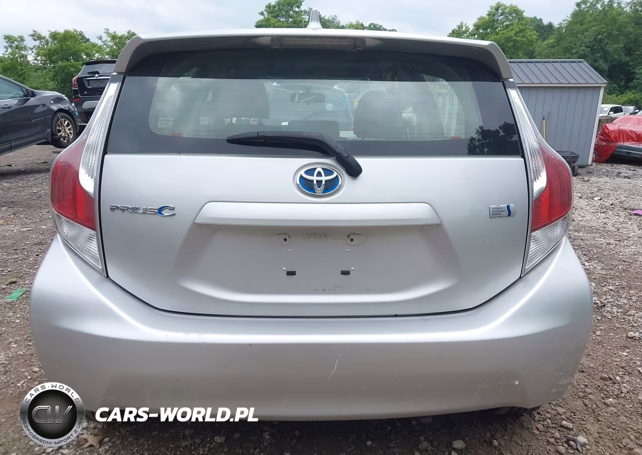 2015 Toyota Prius C Two VIN:JTDKDTB36F1092935 - 16