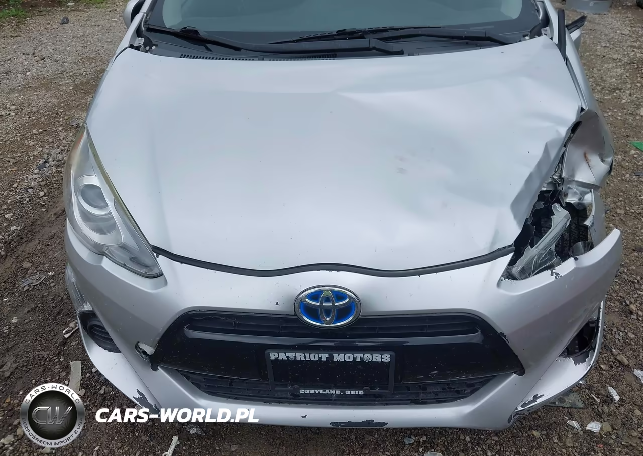 2015 Toyota Prius C Two VIN:JTDKDTB36F1092935 - 19