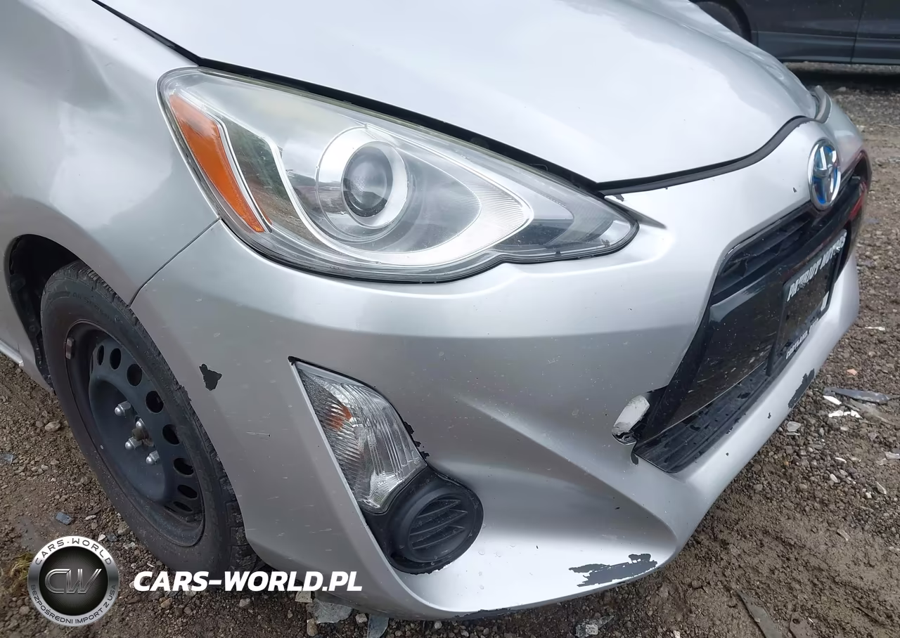 2015 Toyota Prius C Two VIN:JTDKDTB36F1092935 - 20