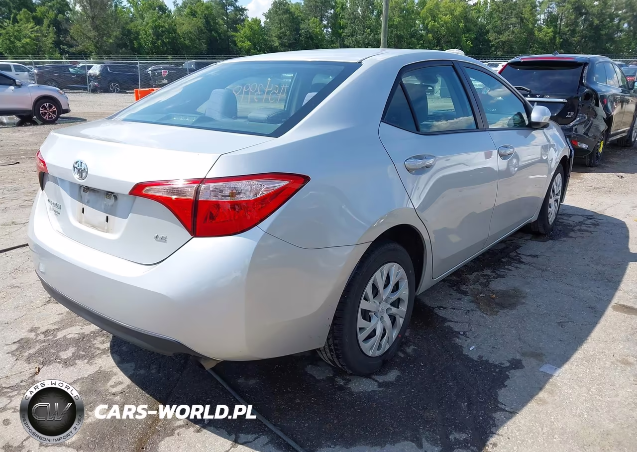 2019 Toyota Corolla Le VIN:5YFBURHEXKP856528 - 4