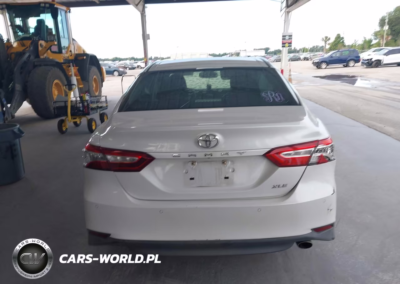 2018 Toyota Camry Xle VIN:4T1B11HKXJU152844 - 15