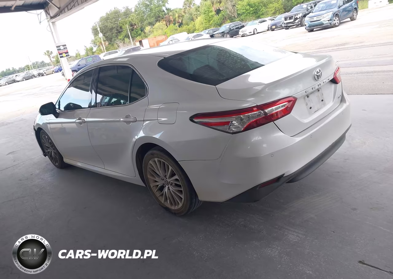 2018 Toyota Camry Xle VIN:4T1B11HKXJU152844 - 3