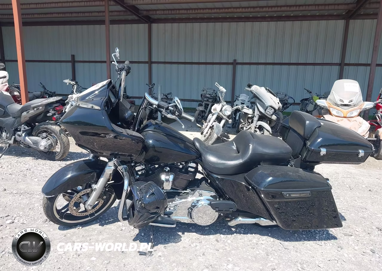 2017 Harley-Davidson Fltrxs Road Glide Special VIN:1HD1KTC11HB638325 - 13