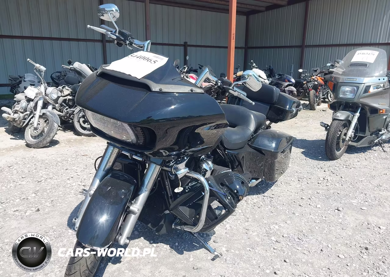 2017 Harley-Davidson Fltrxs Road Glide Special VIN:1HD1KTC11HB638325 - 2