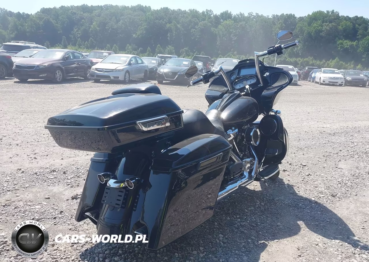2017 Harley-Davidson Fltrxs Road Glide Special VIN:1HD1KTC11HB638325 - 4