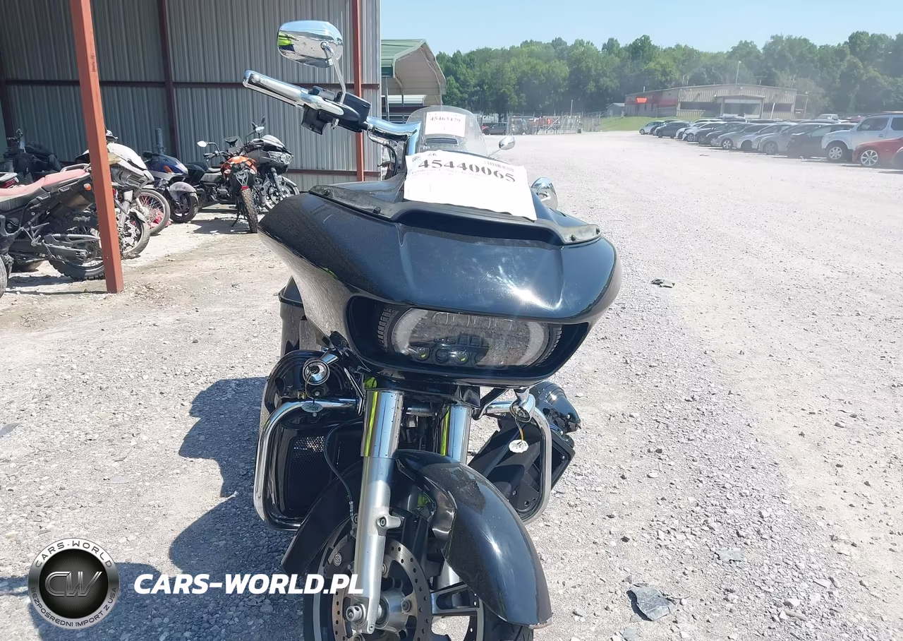 2017 Harley-Davidson Fltrxs Road Glide Special VIN:1HD1KTC11HB638325 - 5