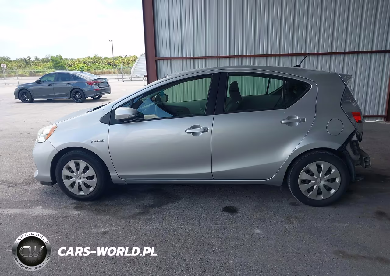 2014 Toyota Prius C Two VIN:JTDKDTB38E1573610 - 14