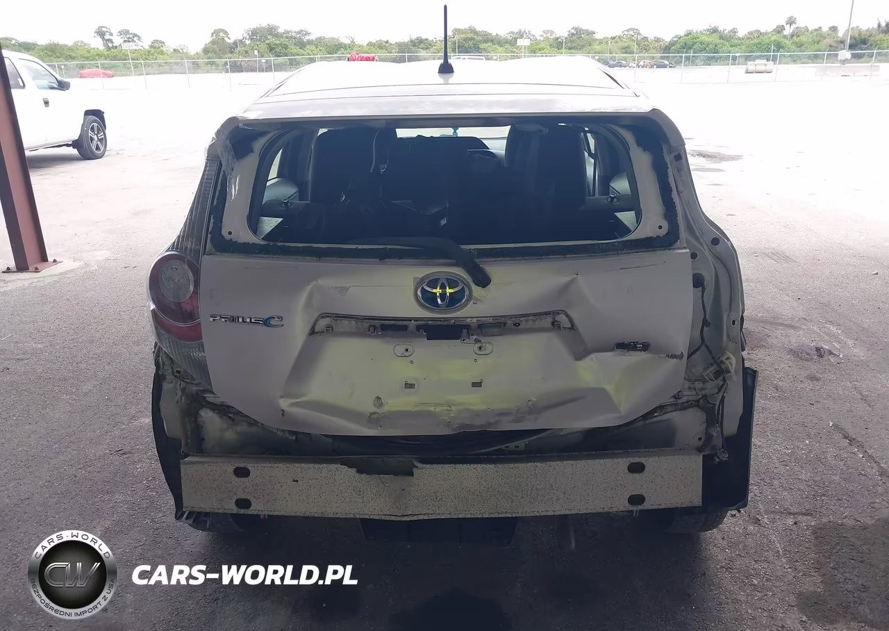2014 Toyota Prius C Two VIN:JTDKDTB38E1573610 - 16