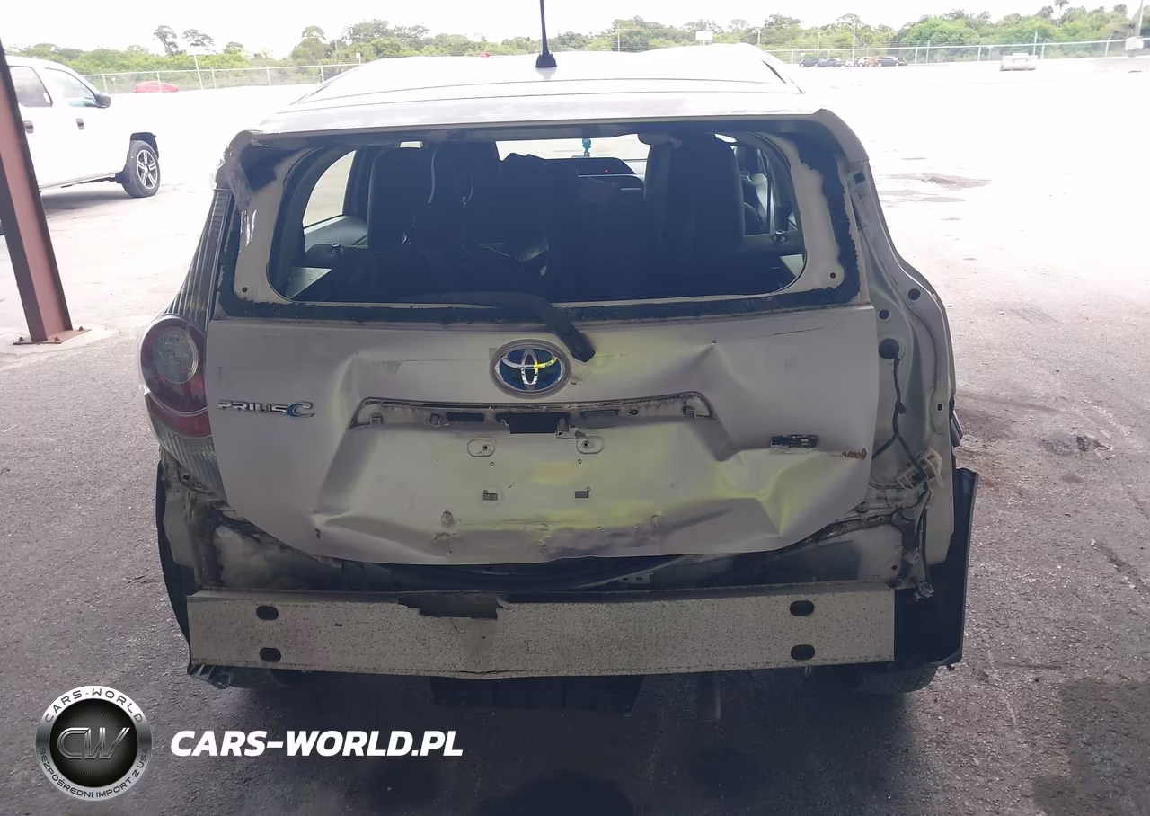 2014 Toyota Prius C Two VIN:JTDKDTB38E1573610 - 6
