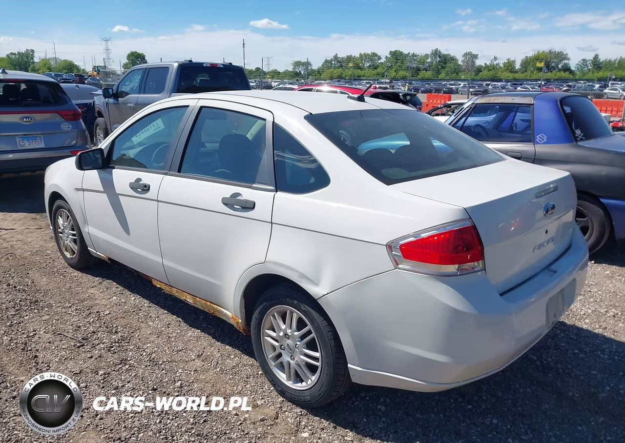 2009 Ford Focus Se VIN:1FAHP35N79W135996 - 3