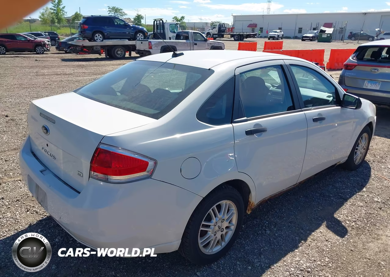2009 Ford Focus Se VIN:1FAHP35N79W135996 - 4