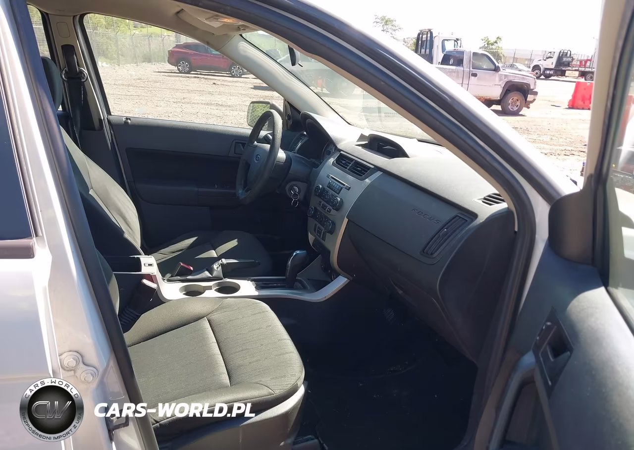 2009 Ford Focus Se VIN:1FAHP35N79W135996 - 5