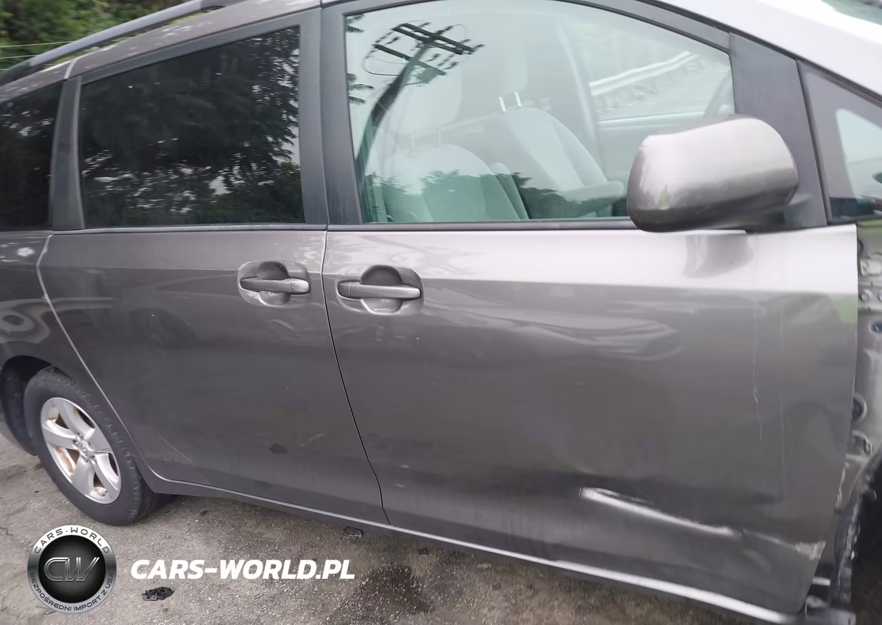 2016 Toyota Sienna Le 8 Passenger VIN:5TDKK3DC1GS715255 - 14