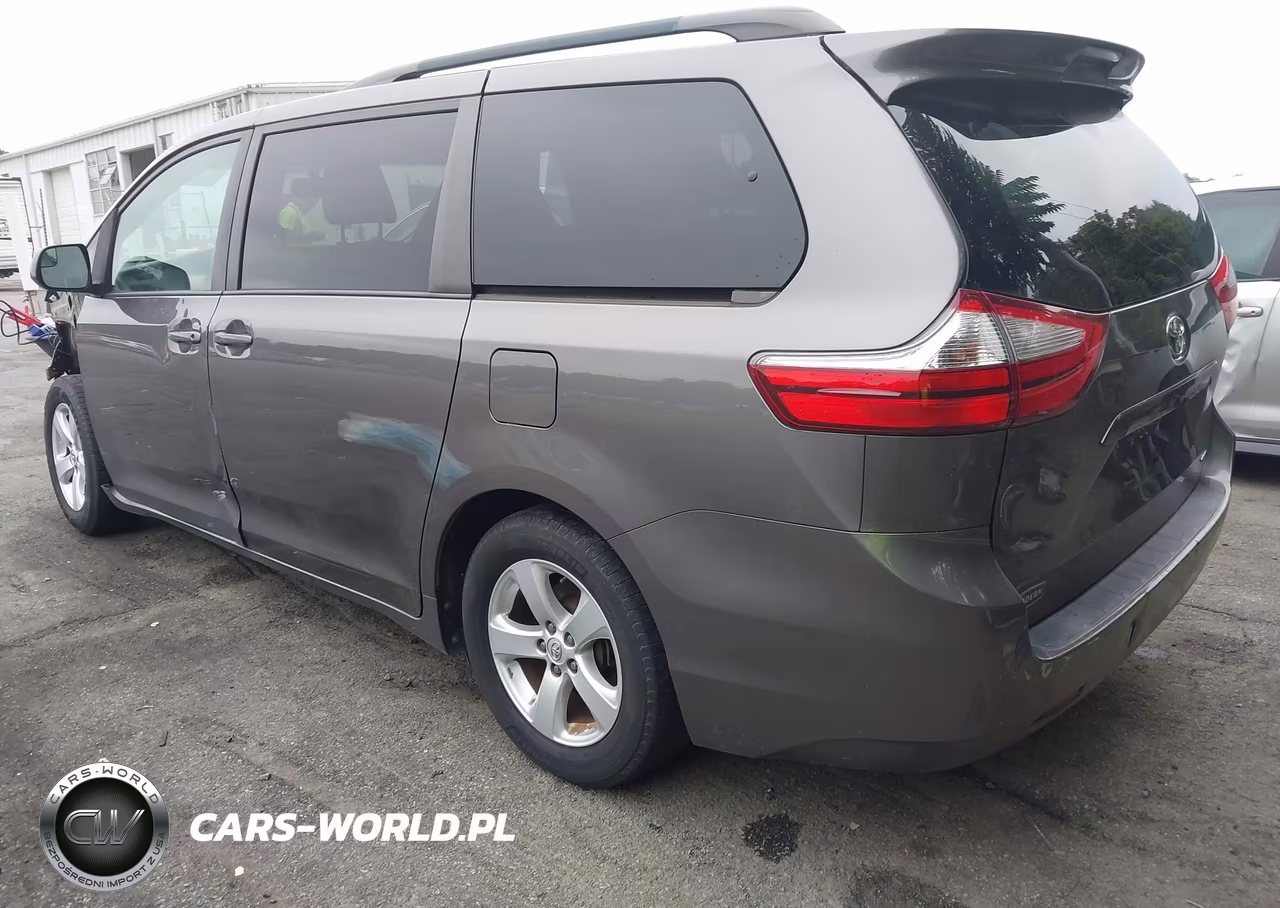2016 Toyota Sienna Le 8 Passenger VIN:5TDKK3DC1GS715255 - 3