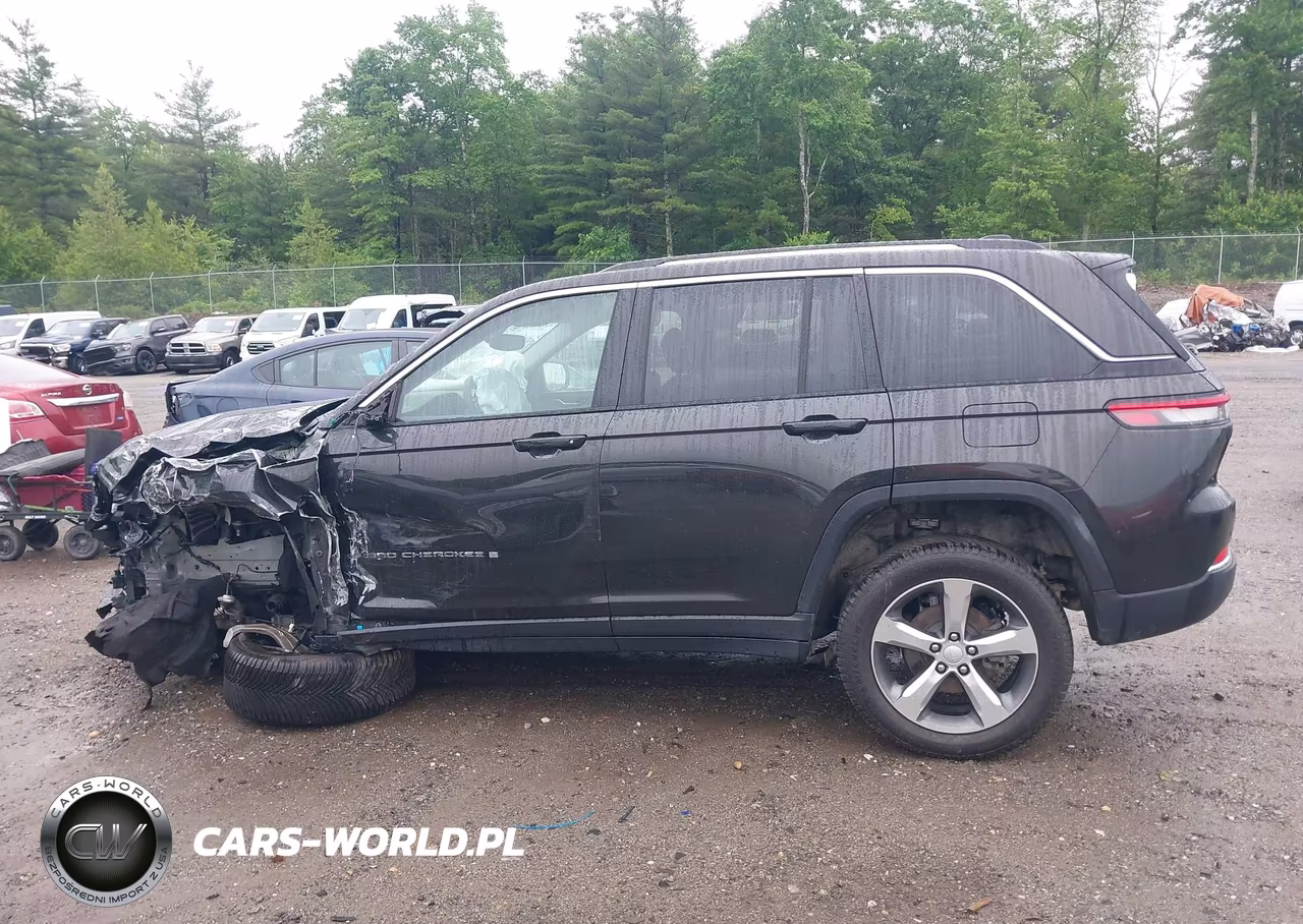 2024 Jeep Grand Cherokee Limited 4X4 VIN:1C4RJHBG5R8924008 - 14