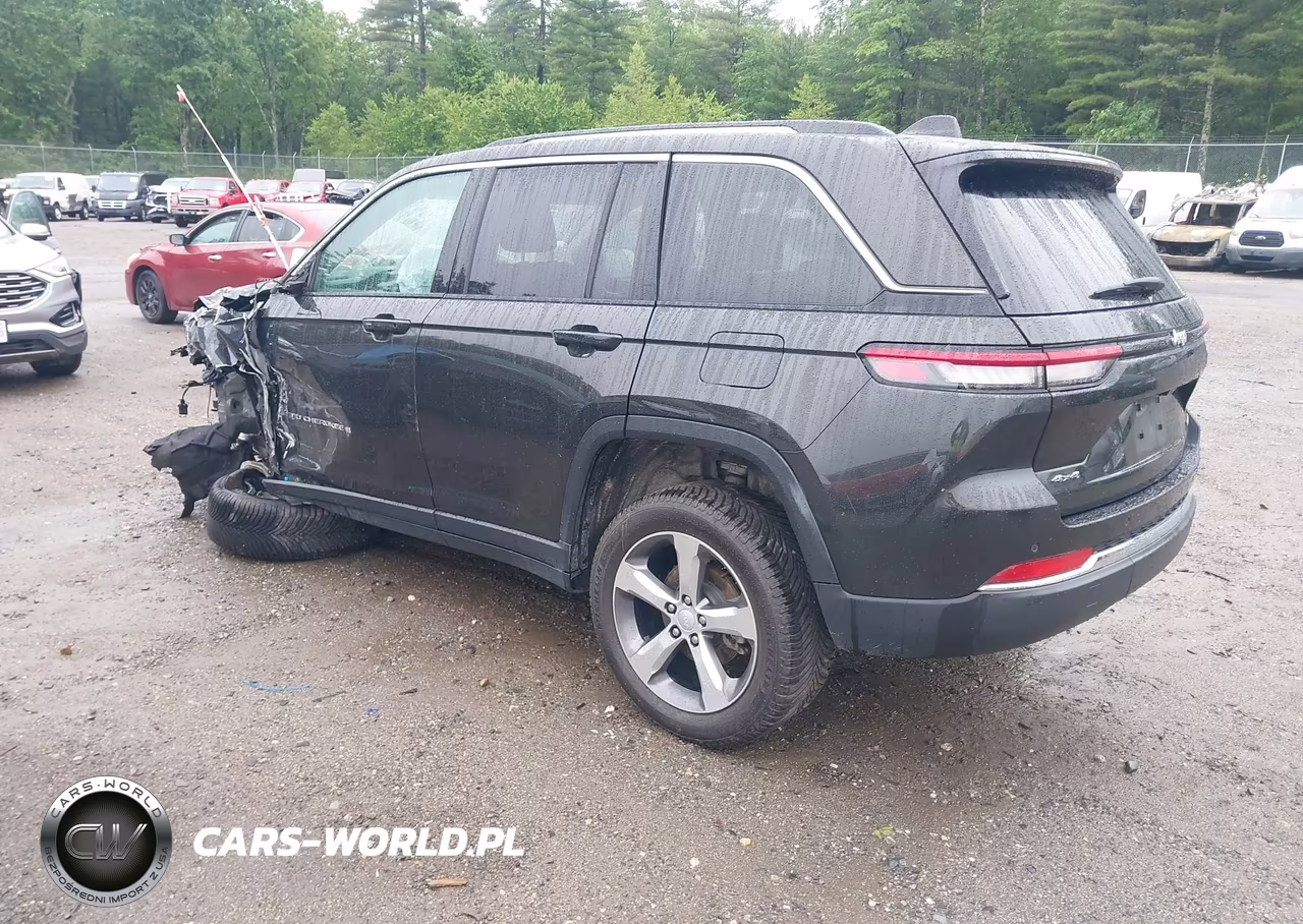 2024 Jeep Grand Cherokee Limited 4X4 VIN:1C4RJHBG5R8924008 - 3