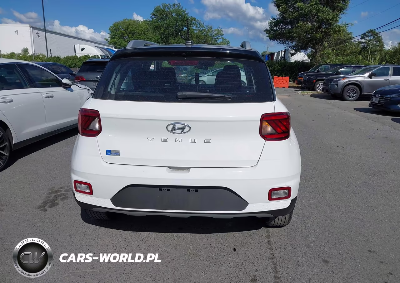 2023 Hyundai Venue Limited VIN:KMHRC8A32PU275180 - 16