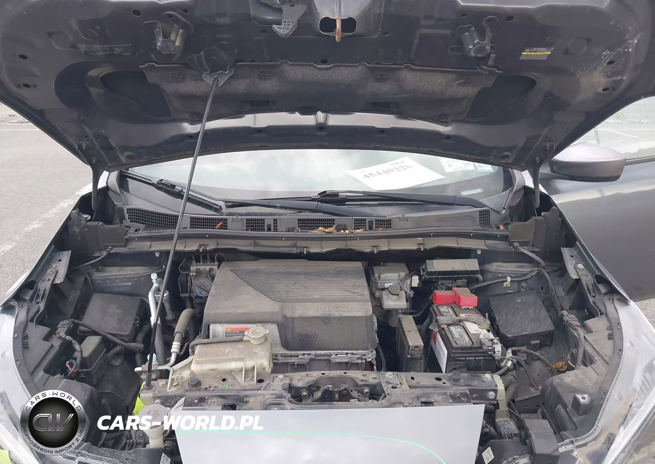 2018 Nissan Leaf S VIN:1N4AZ1CP4JC302132 - 10