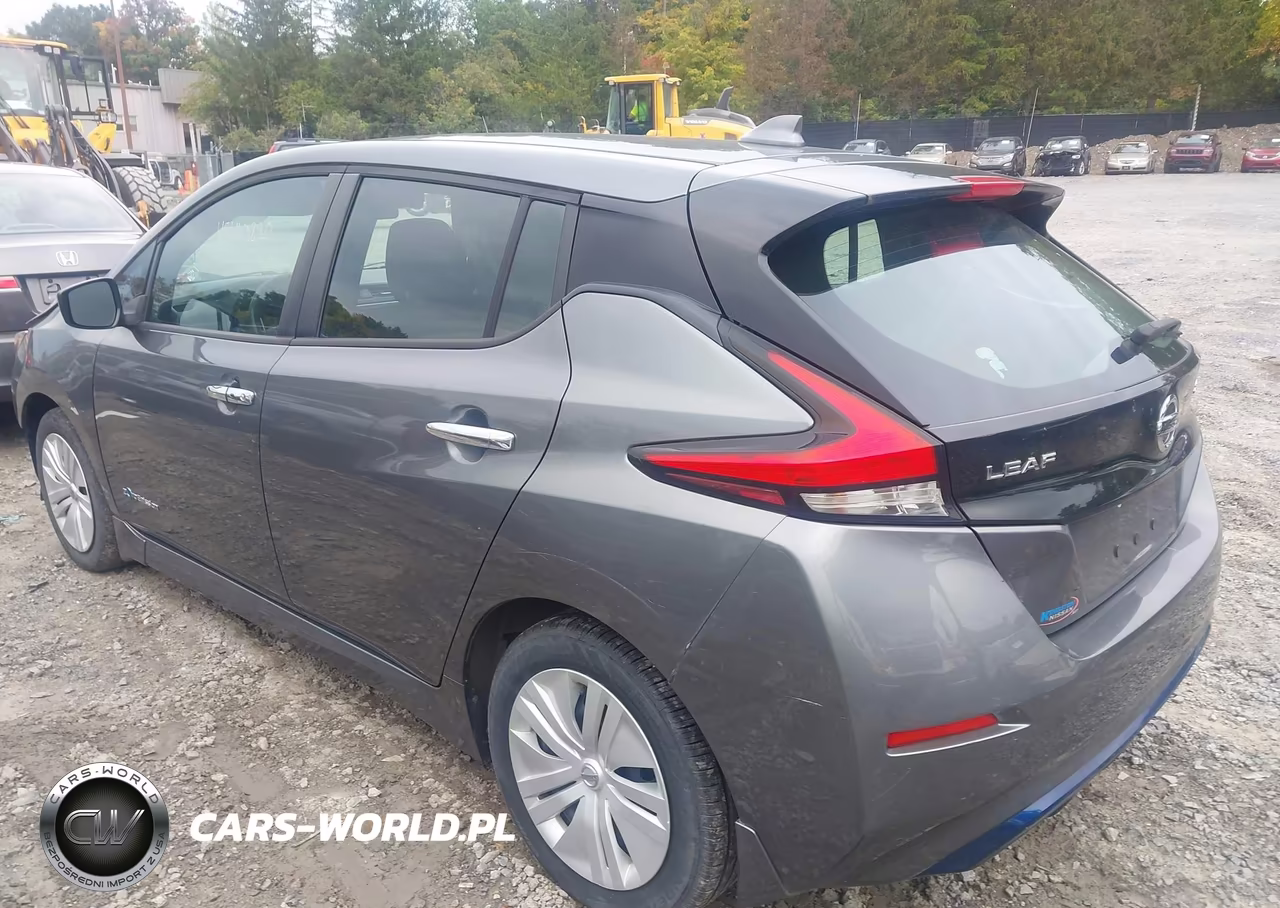 2018 Nissan Leaf S VIN:1N4AZ1CP4JC302132 - 3