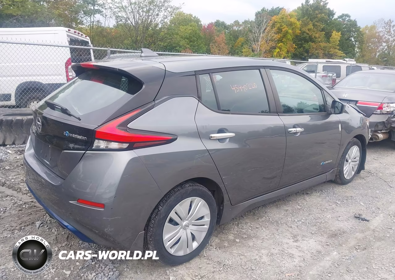 2018 Nissan Leaf S VIN:1N4AZ1CP4JC302132 - 4