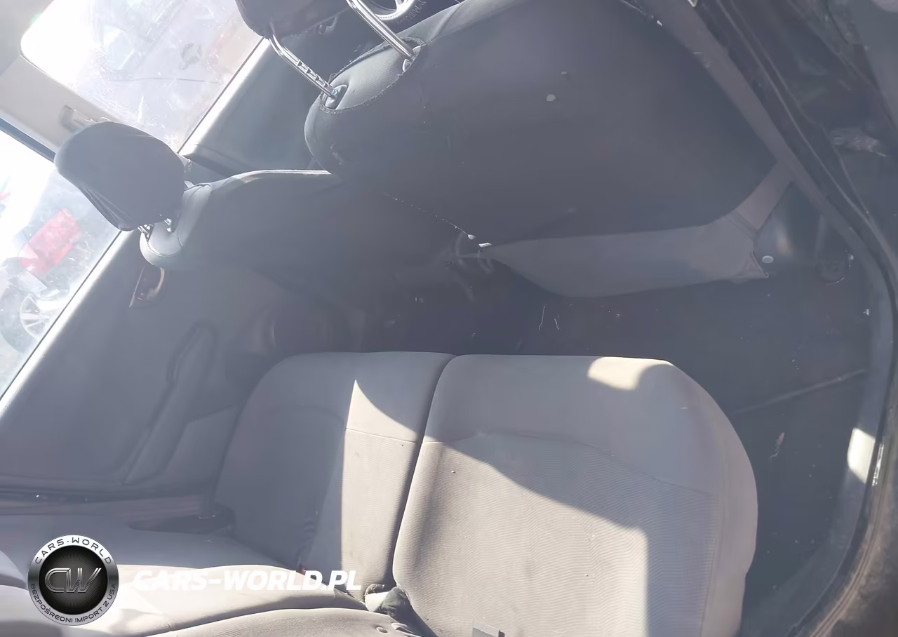 2009 Honda Fit VIN:JHMGE882X9S063613 - 8