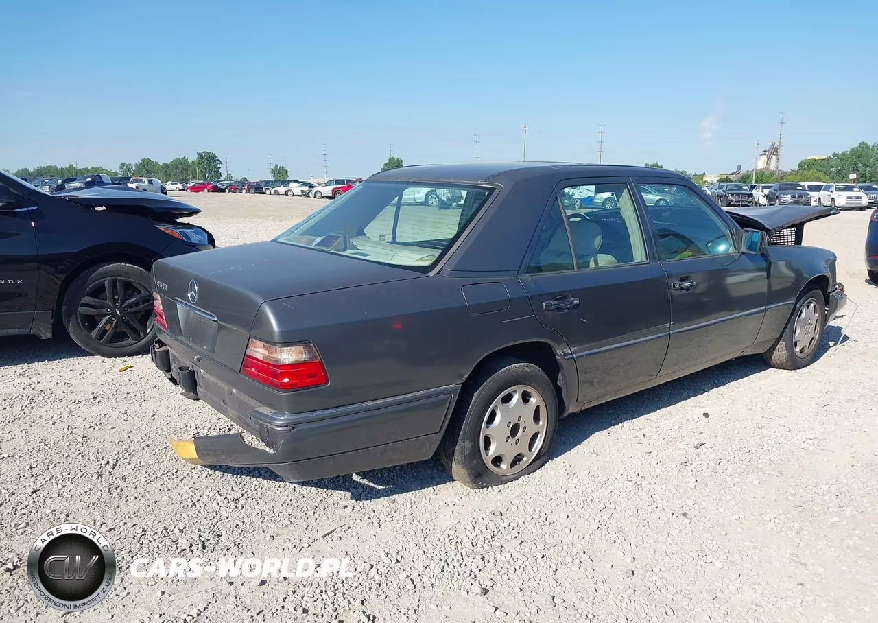 1995 Mercedes-Benz E 320 Base-320 Special VIN:WDBEA32E8SC205241 - 4