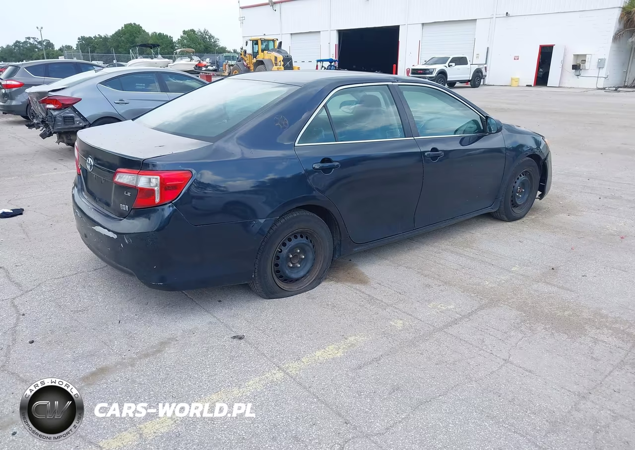 2014 Toyota Camry Hybrid Le VIN:4T1BD1FK2EU097516 - 4