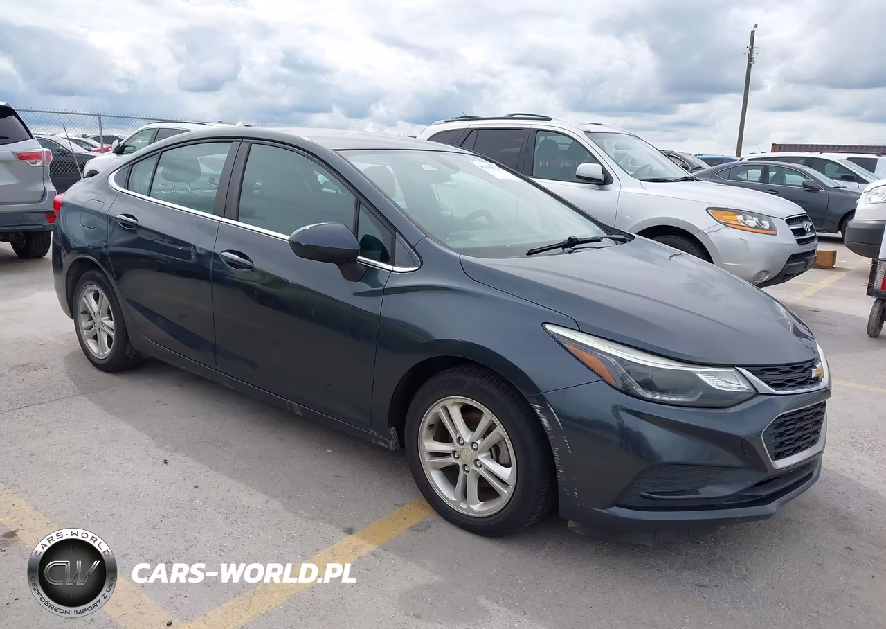 2018 Chevrolet Cruze Lt Auto – zdjęcie 1 z 17