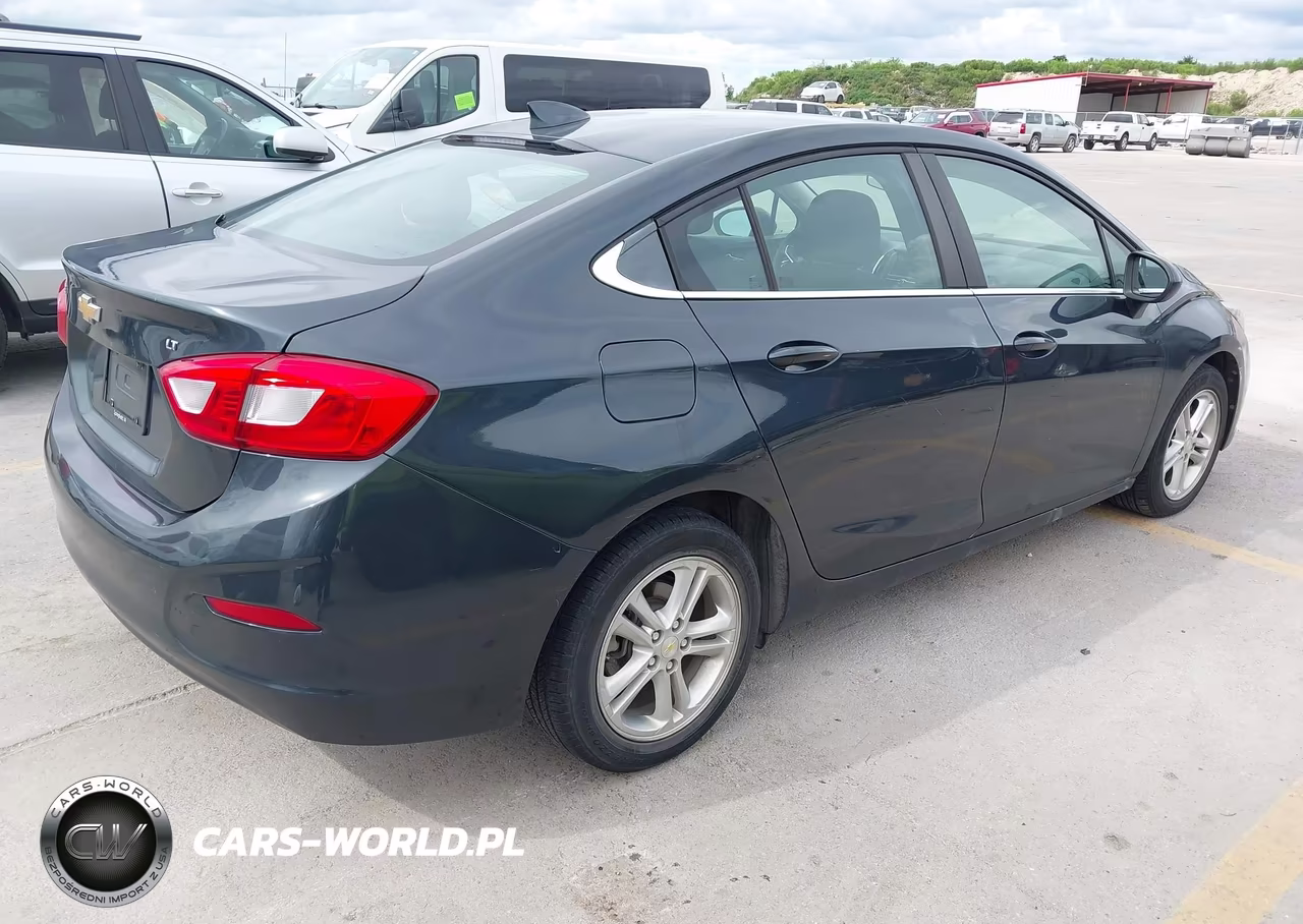 2018 Chevrolet Cruze Lt Auto VIN:1G1BE5SM4J7155014 - 4