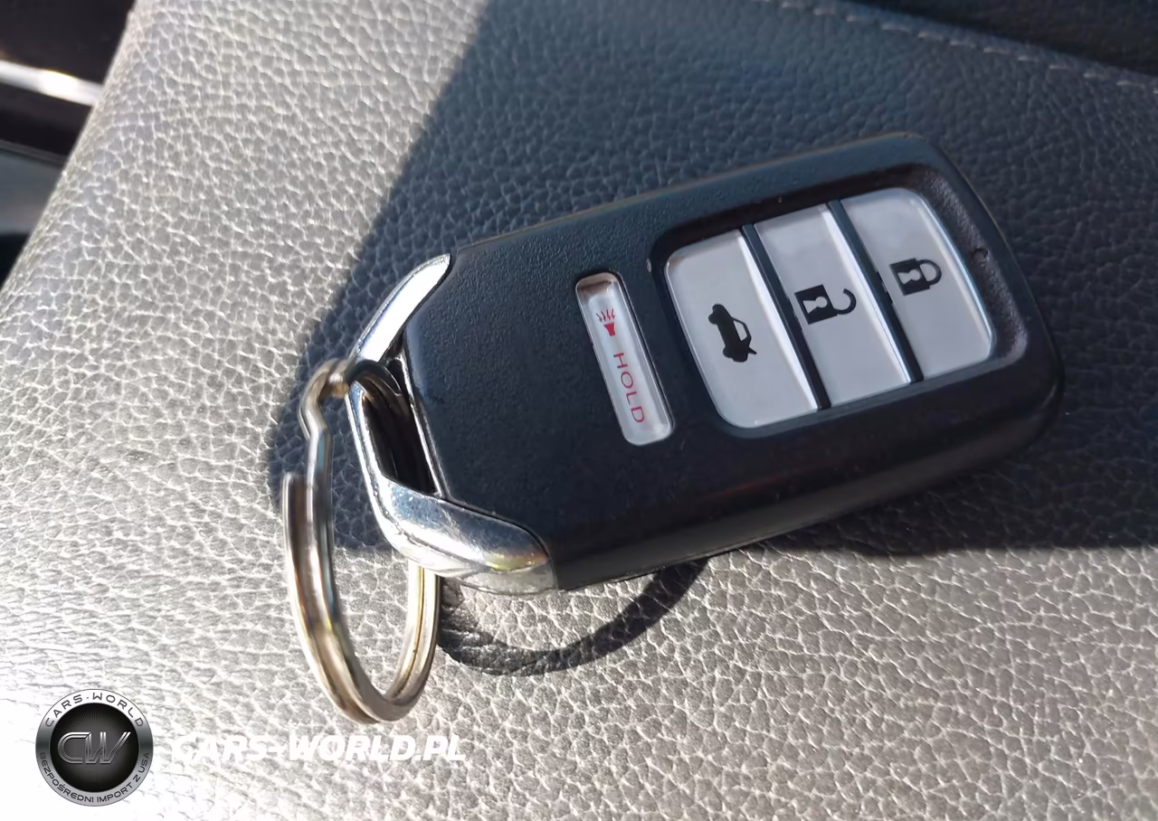 2018 Honda Civic Touring VIN:2HGFC1F96JH101989 - 11