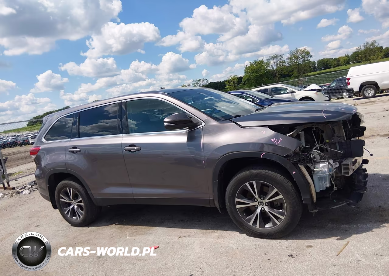 2019 Toyota Highlander Le Plus VIN:5TDBZRFH6KS717700 - 14