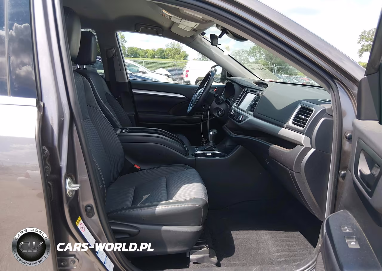 2019 Toyota Highlander Le Plus VIN:5TDBZRFH6KS717700 - 5